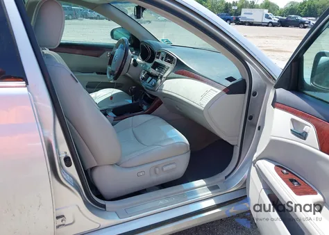 2011 Toyota Avalon Limited z USA, uszkodzony, nr VIN 4T1BK3DB4BU404054